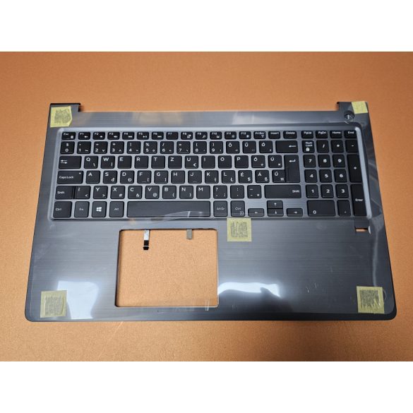 Dell Vostro 5568 palmrest világító magyar billentyűzettel (0FCN57)