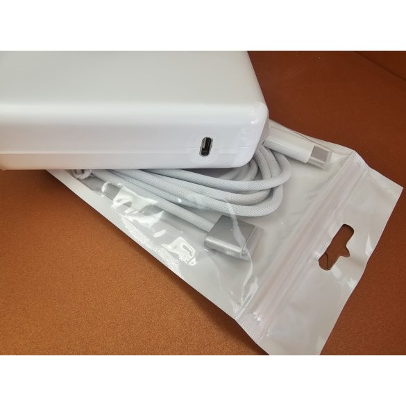 Utángyártott laptop töltő Apple Macbook  140W / max 28V 5A Magsafe 3