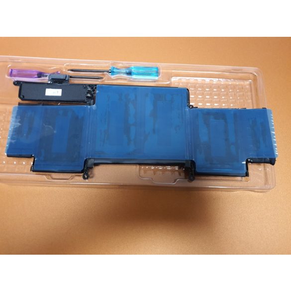 OEM battery A1582 for Apple Macbook Pro 13 A1502 (Early 2015) / 11,42V 6600mAh
