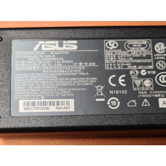 Gyári laptop töltő Asus 65W / 19V 3.42A / 5.5-2.5mm
