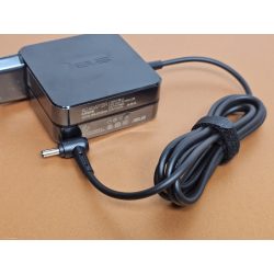 OEM gyári laptop töltő Asus 65W / 19V 3.42A / 4.0-1.35mm