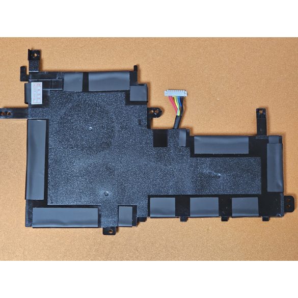 Utángyártott akku  Vivobook F513, K513, KM513UA, M513, S513  / 11,52V 42Wh (B31N1842)