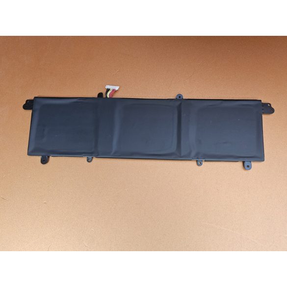 OEM gyári akku  ASUS ZenBook S13 UX392 UX392FA UX392FN UX392FN-XS71 / 11.55V 50WH (C31N1821)
