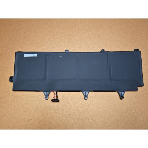 OEM gyári akku  ASUS ROG Zephyrus GX701 GX701GW GX701GX GX701G GX701GWR GX735GW / 76Wh 11.55V 50WH