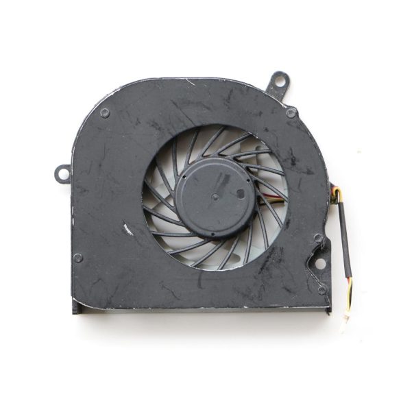 DE03 - CPU hűtő ventilátor Studio 1535 1536 1537 1555 1556 PP33