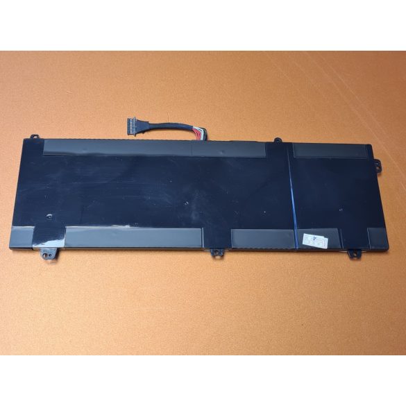 OEM gyári  akku HP ZBook Studio G3, Studio G4 / 15,2V 4210mAh (64Wh)