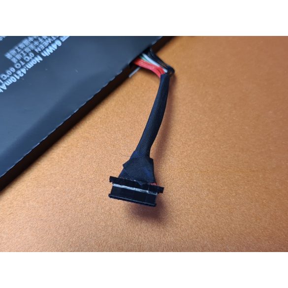 OEM gyári  akku HP ZBook Studio G3, Studio G4 / 15,2V 4210mAh (64Wh)