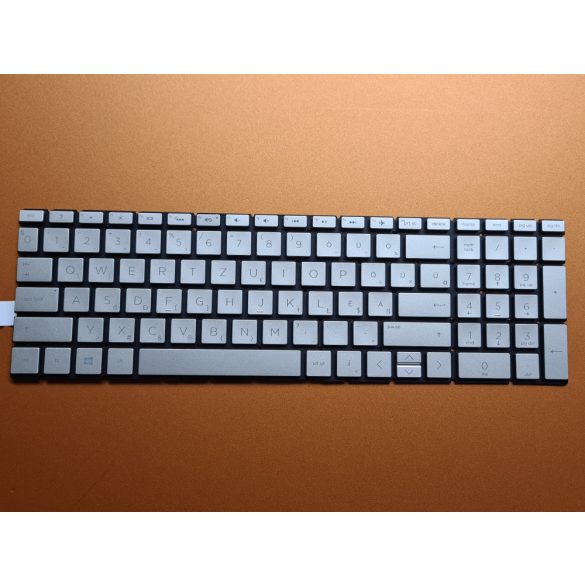 HP48 - klaviatúra magyar HU, pezsgő színű világító (HP 250 G6, 255 G6, 156 G6, 15-BS, 15T-BS, 15-BW, 15Z-BW)
