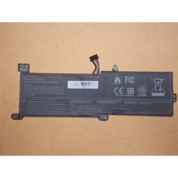 Utángyártott akku Lenovo IdeaPad 320-14IKB 320-15IKB 320-15ISK 330-15IKB 520-15IKB / 7,5V 4000mAh