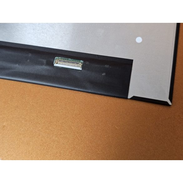 LP133WF6-SPK2 LG-Philips 13,3" IPS kijelző - FHD, SLIM, 40pin On-cell érintős 