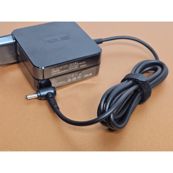 OEM gyári laptop töltő Lenovo 65W / 20V 3,25A / 4,0mm-1,7mm